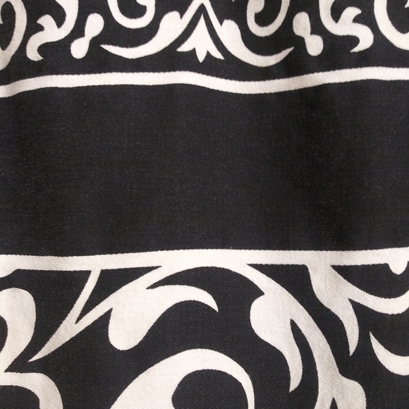 Wellesley Manor shower curtain - Picture 3 of 3